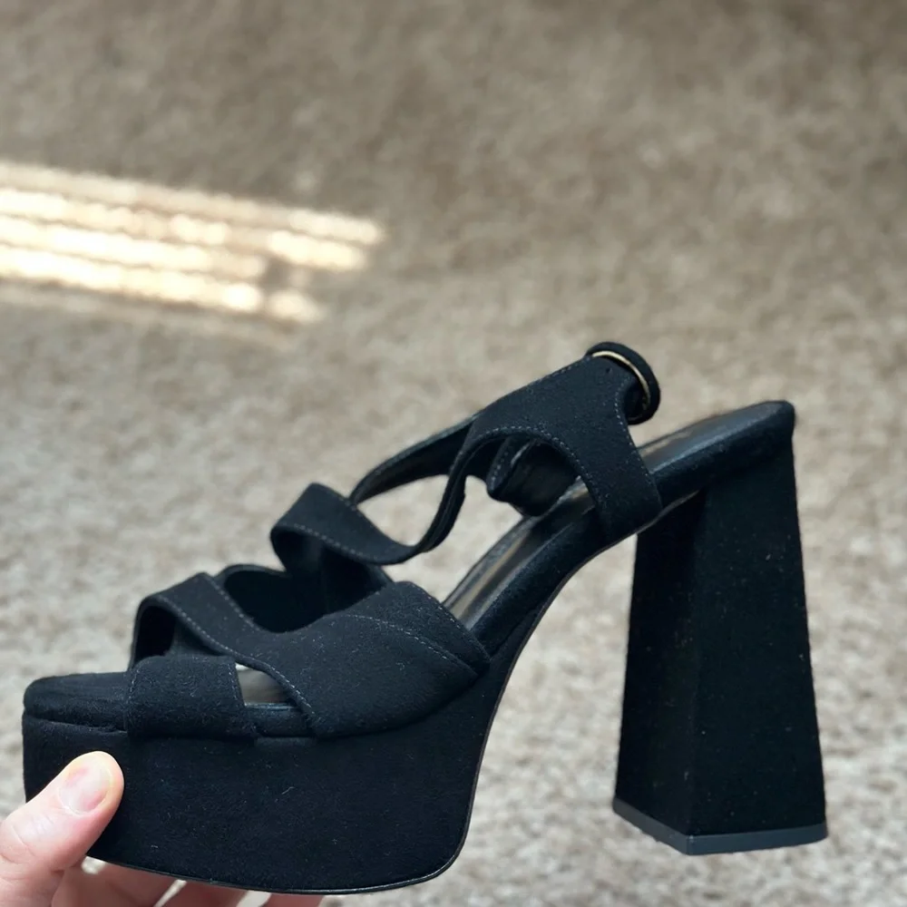 Black Platform Heels - Picture 4 of 10